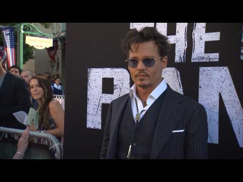 VIDEO : Johnny Depp threatened with perjury investigation in Australia