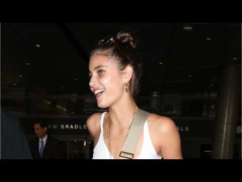 VIDEO : Model Taylor Hill Discusses How She Was Discovered