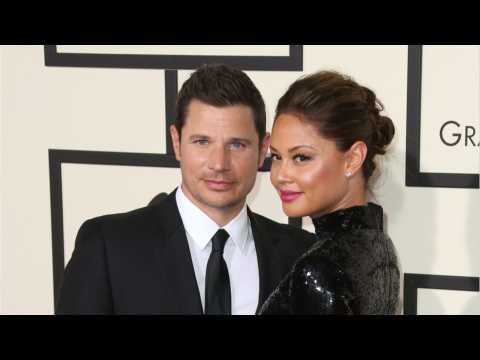 VIDEO : Nick Lachey Got Dirty For Wife Vanessa