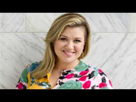 VIDEO : Kelly Clarkson Will Release Second Picture Book