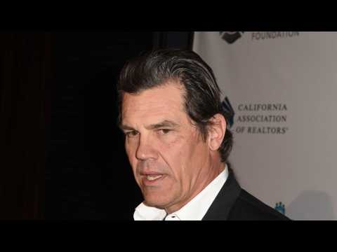 VIDEO : Josh Brolin Shows Off Pic With 'Cable' Makeup for 'Deadpool 2'