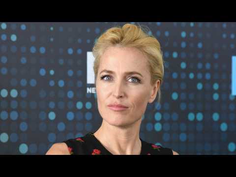 VIDEO : Gillian Anderson Blasts X-Files For Writers