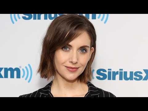 VIDEO : Alison Brie Climbs The Top Rope In Netflix?s Wrestling Comedy ?GLOW?
