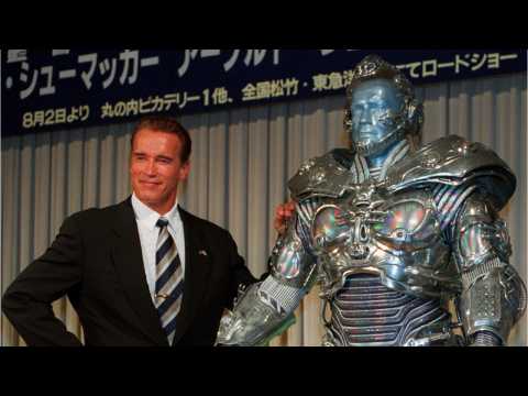 VIDEO : How Much Was Arnold Schwarzenegger Paid For Batman & Robin?