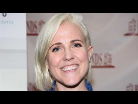 VIDEO : YouTube Star Hannah Hart Lands New TV Show