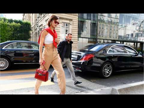 VIDEO : Bella Hadid Braless In Paris Haute Couture Fashion Week