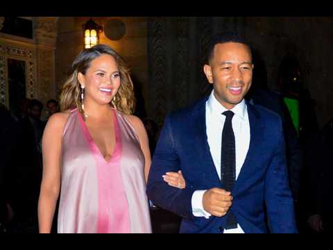 VIDEO : Chrissy Teigen is 'over' being pregnant