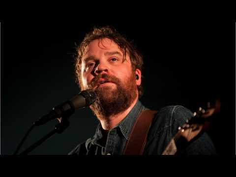 VIDEO : Frightened Rabbit Singer Scott Hutchison is Dead