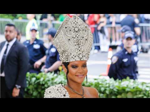 VIDEO : Social Media Is Loving Rihanna's Response To Question About Royal Wedding