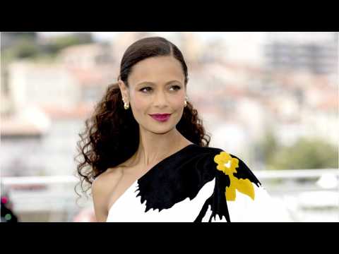 VIDEO : Thandie Newton needed a moment on Solo set