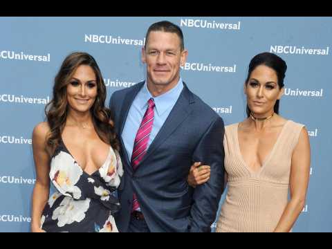 VIDEO : Brie and Nikki Bella's dating trick