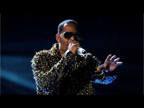 VIDEO : R Kelly Accused Of Sexual Abuse