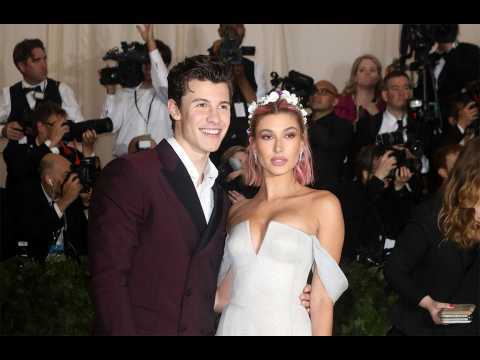 VIDEO : Shawn Mendes denies confirming Hailey Baldwin romance at Met Gala