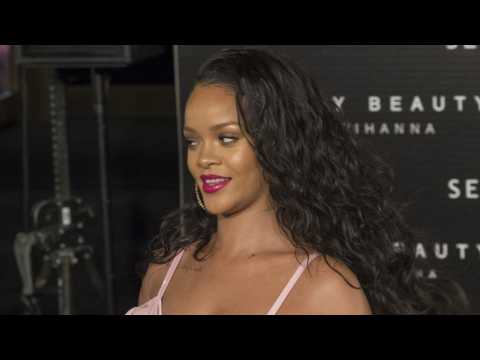 VIDEO : Fenty Beauty Announces Launch Date For Rihanna's Products