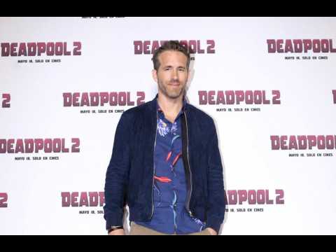 VIDEO : Ryan Reynolds taught himself to express emotions through a mask