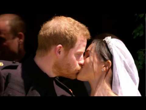VIDEO : Prince Harry And Meghan Markle Breaks Some Traditions During Their Wedding