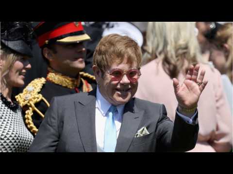 VIDEO : Elton John Performs At Prince Harry and Meghan Markle