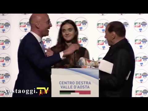 VIDEO : A Aoste, Silvio Berlusconi commet une gaffe...  son image
