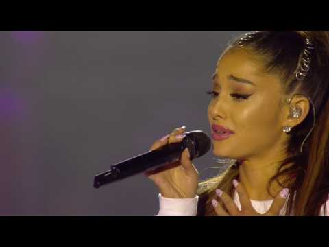 VIDEO : Ariana Grande Pays Tribute To 22 Killed At Her Show