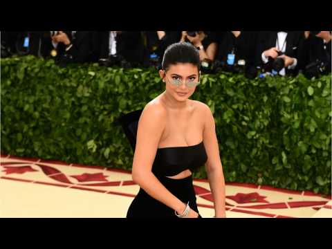 VIDEO : Kylie Jenner Wanted To Take Another Met Gala Bathroom Selfie