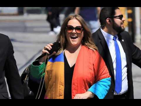 VIDEO : Melissa McCarthy wishes happiness for trolls