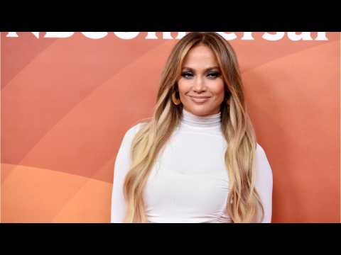 VIDEO : This Workout Routine Keeps J. Lo In Killer Shape