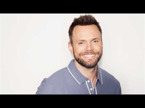 VIDEO : Joel McHale And Son Realize They're Both Dyslexic