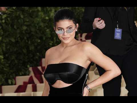 VIDEO : Kylie Jenner 'still feels pregnant'