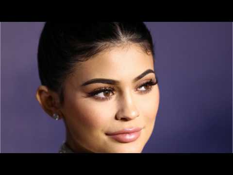 VIDEO : Kylie Jenner Rips Travis Scott Paternity Rumors