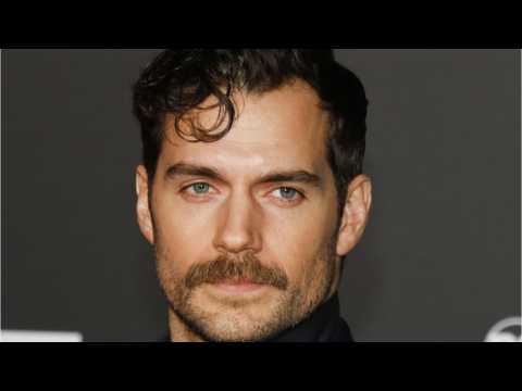 VIDEO : Henry Cavill Claims There Are 