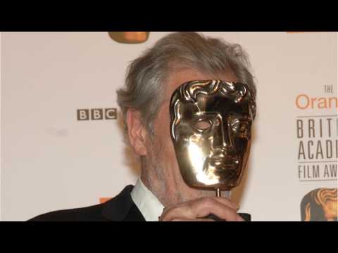 VIDEO : Sir Ian McKellen Is 'Quite A Shy Person'