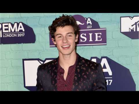 VIDEO : Hailey Baldwin Tweeted Shawn Mendes About Dating