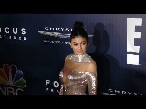 VIDEO : Kylie Jenner posts first photos since pregnancy rumours started swirling