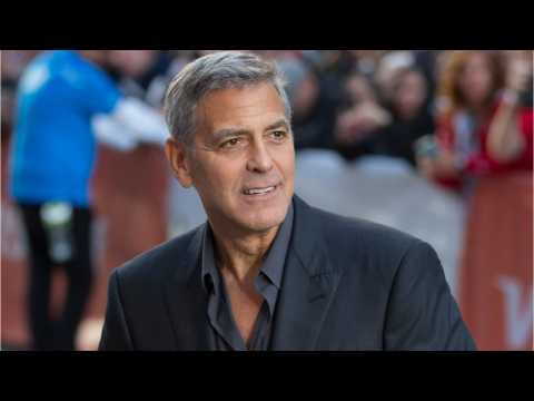 VIDEO : George Clooney Joins #Takeaknee Movement