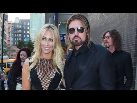 VIDEO : Billy Ray Cyrus and wife Tish have their divorce case thrown out