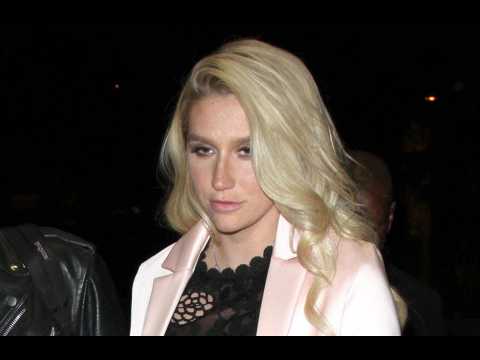 VIDEO : Is Kesha getting engaged?