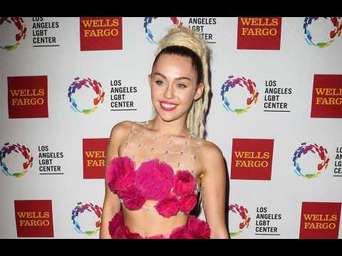VIDEO : Miley Cyrus' honest album