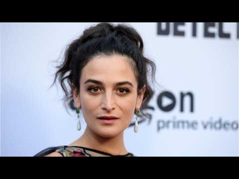 VIDEO : Reports: Jenny Slate in Talks to Star in 'Venom'