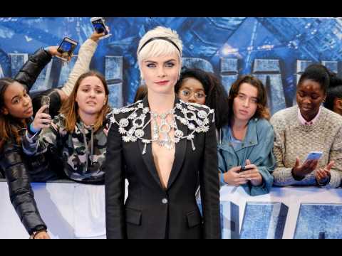VIDEO : Cara Delevingne: Harvey Weinstein tried to forced me to kiss another woman