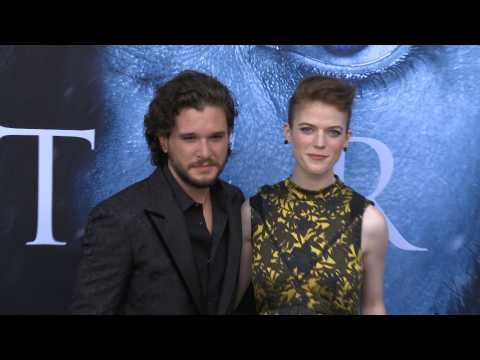 VIDEO : Kit Harington dressed as himself for fancy dress party