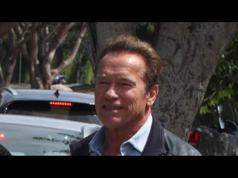 VIDEO : Arnold Schwarzenegger Talks Sequel to 'Twins' Movie