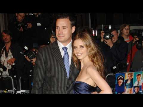 VIDEO : How Do SMG And Freddie Prinze Jr. Keep The Romance Alive?