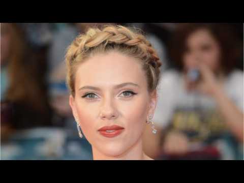 VIDEO : Scarlett Johansson & Avengers Cast Do 