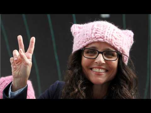 VIDEO : Julia Louis-Dreyfus Wraps 2nd Chemo Treatment for Breast Cancer