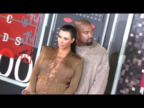 VIDEO : Kim Kardashian et Kanye West attendent leur 3ème enfant pour les fêtes de fin d'année!