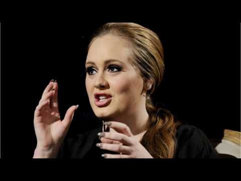 VIDEO : Adele's Halloween Costume Causes Major Confusion