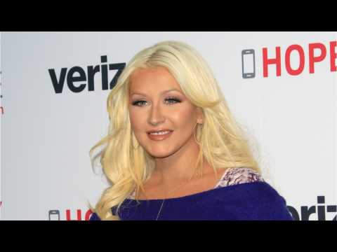 VIDEO : Aguilera To Sing Whitney Houston Medley At AMAs