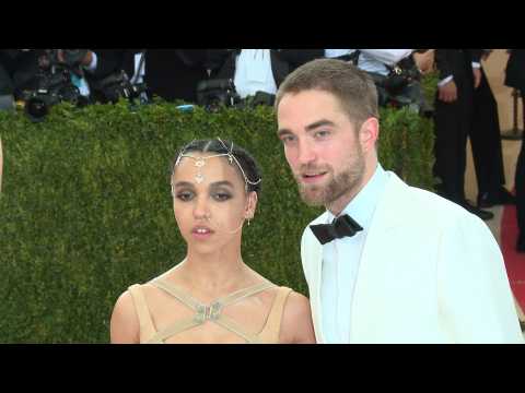 VIDEO : Robert Pattinson reportedly calls off engagement to FKA Twigs