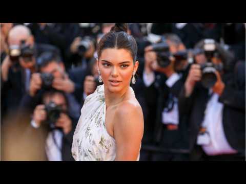 VIDEO : Kendall Jenner?s Braless ?Breast Cancer Awareness? Tweet Draws Anger From Critics