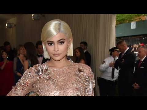 VIDEO : Kylie Jenner Drops Another Baby Hint